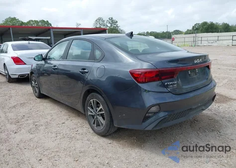 2023 Kia Forte Lxs z USA, uszkodzony, nr VIN 3KPF24AD6PE649011